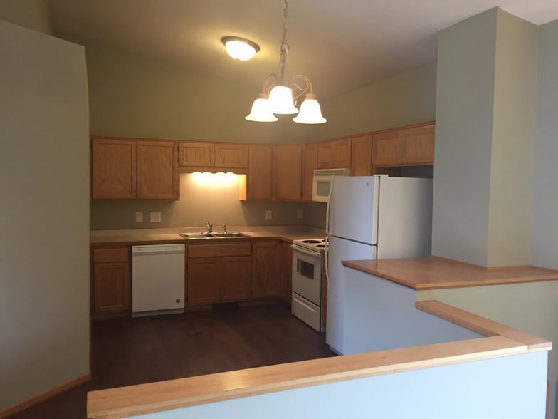kitchen - 15604 84th St NE