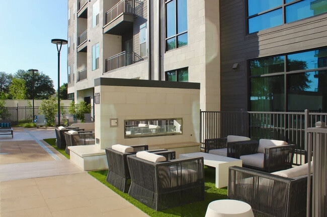 Building Photo - 9127 Research Blvd