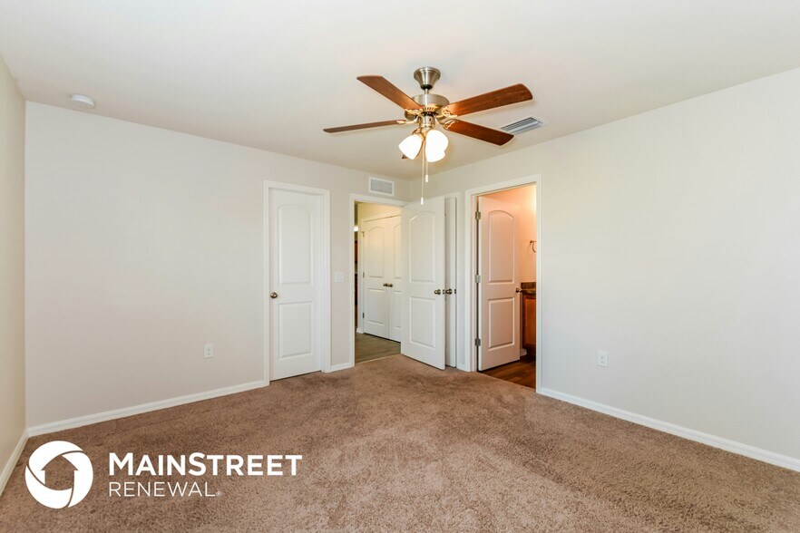 Building Photo - 1444 NW 31st Ave