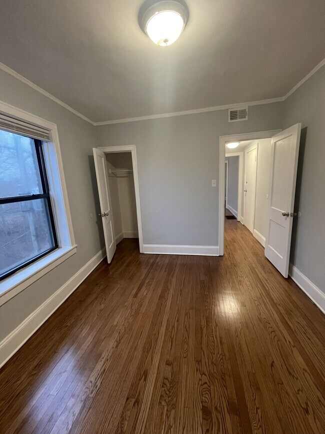 Building Photo - 7329 N Honore St