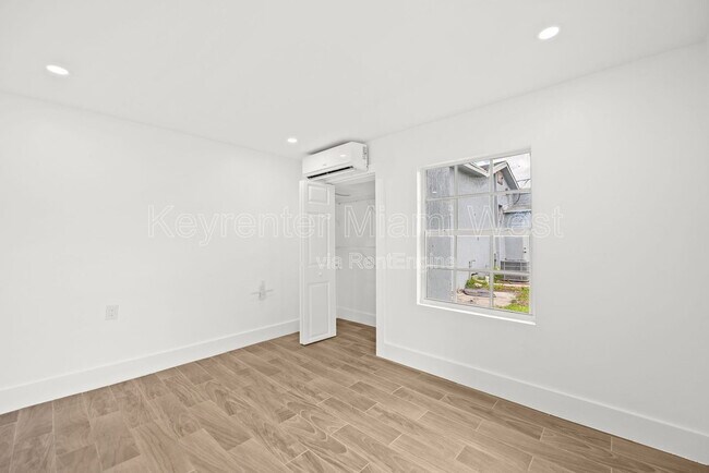 Building Photo - 10990 NW 18th Ave
