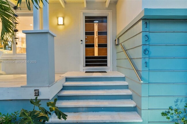 Building Photo - 1361 NE 104th St