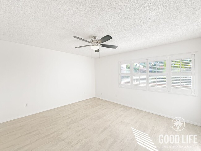 Building Photo - Spacious 2B/2BA condo available in San Carlos!