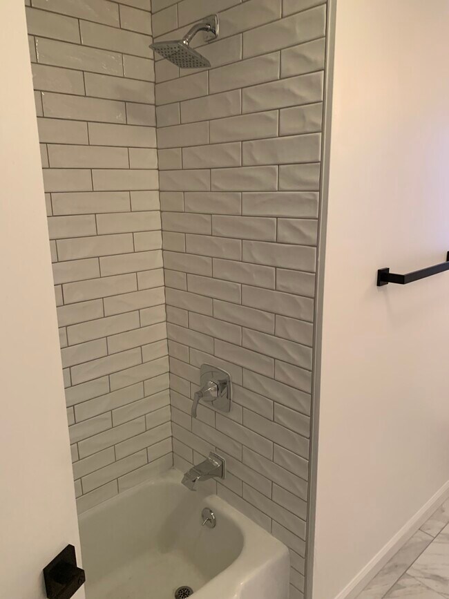 2nd bathroom - 835 N Rose Ave