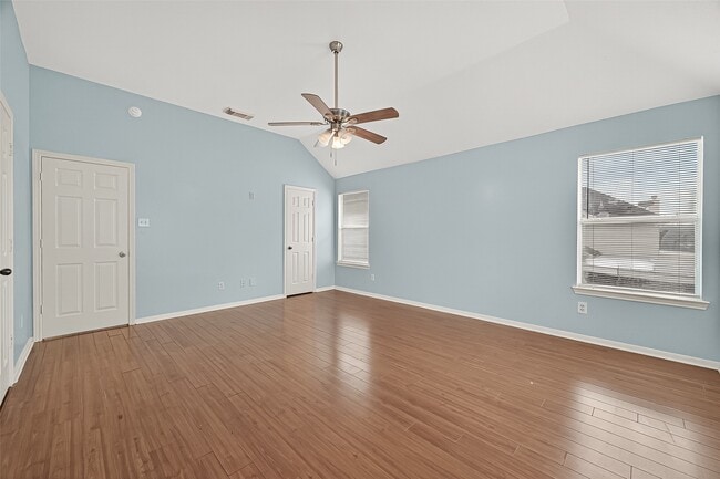 Building Photo - 6710 Bellaire Gardens Dr