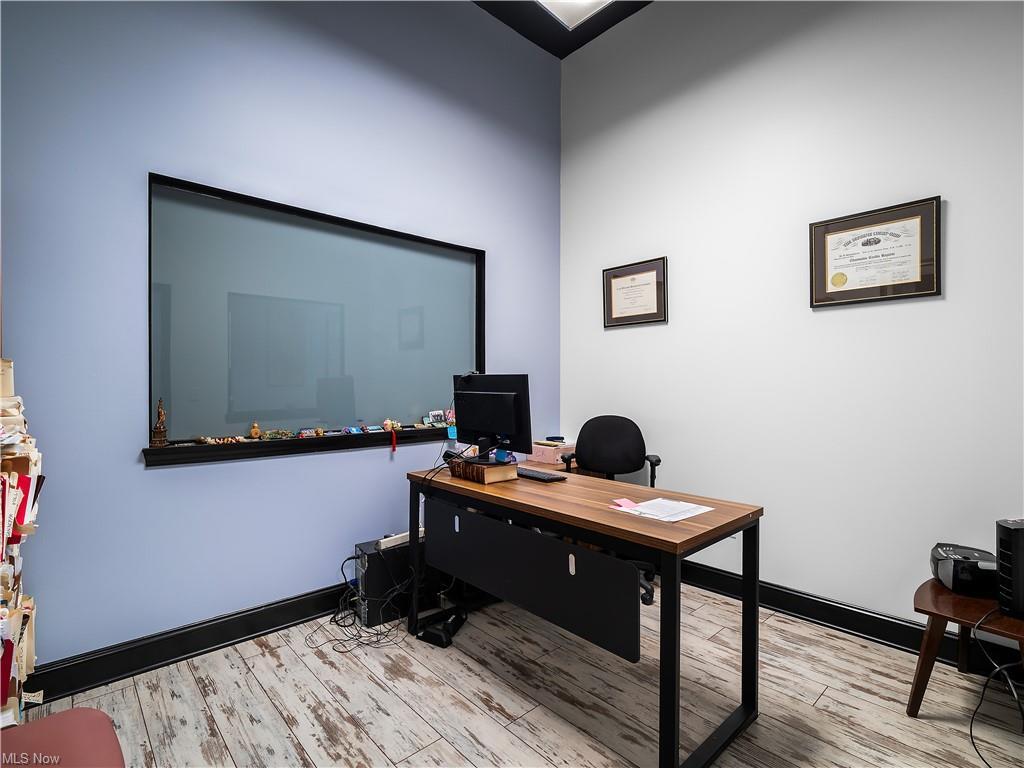 Building Photo - 408 W Saint Clair Ave