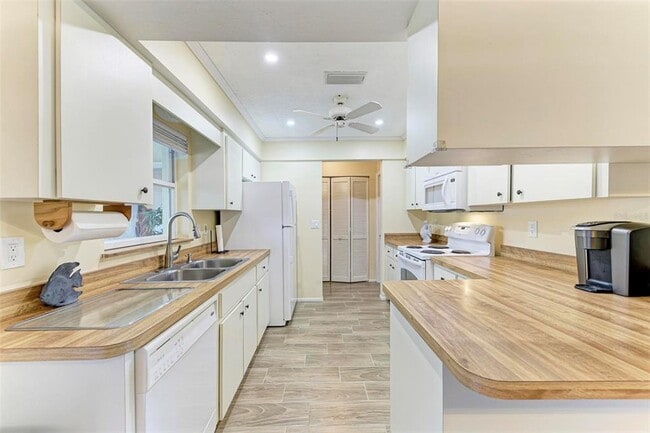 Building Photo - 1640 Saturn Rd