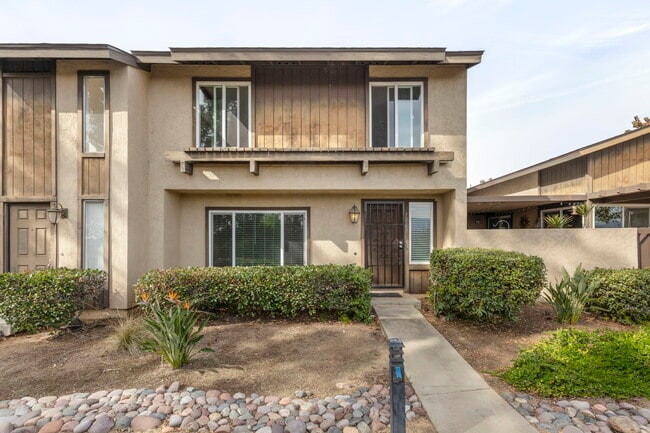 Building Photo - 1063 Las Rosas Ct