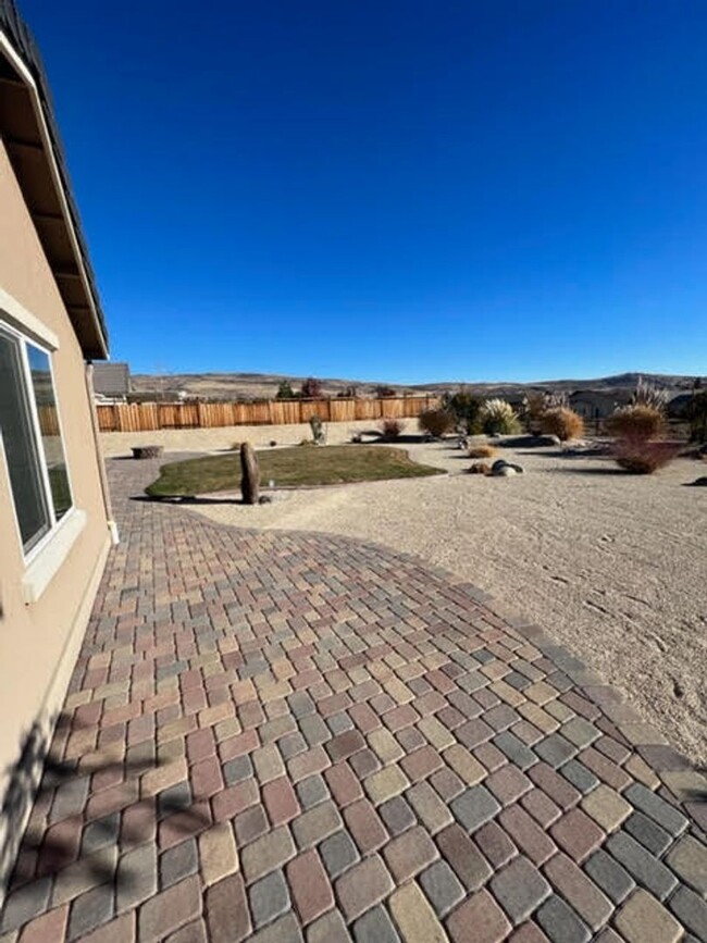 Building Photo - Spacious single-story home in Sparks