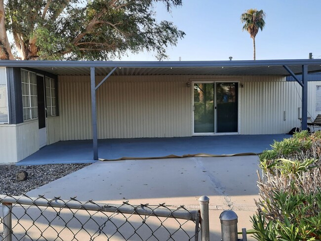 Building Photo - 1st Month Free!! 2 Bedroom/2Bath Mobile home with Arizona Room and Fully Fenced Yard.