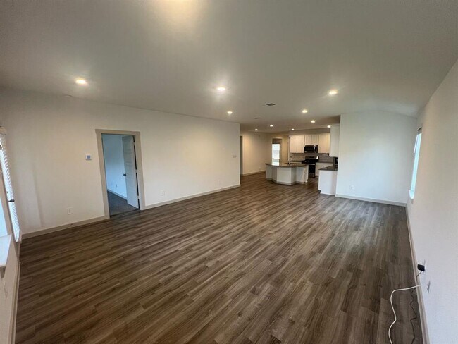 Building Photo - 7915 Murciana Dr