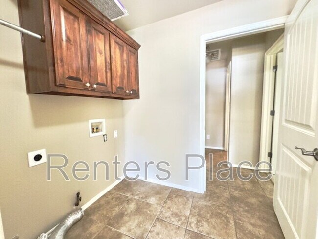 Building Photo - 12515 S Cedar Pl