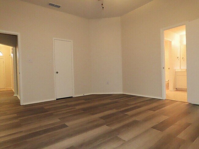 Building Photo - Beautiful 3 Bedroom, 2 Bath Home in Flint!