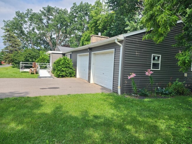 Building Photo - 4582 Maiden Ln