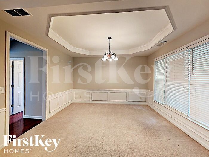 Building Photo - 2460 Vistoria Dr