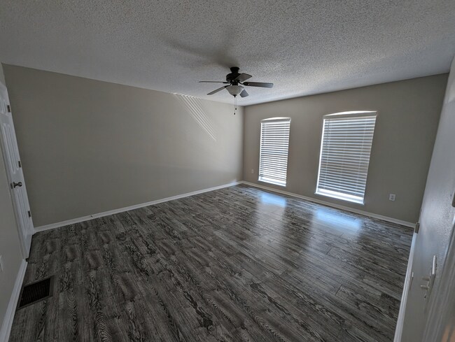 Building Photo - 4630 Ashburn Square Dr