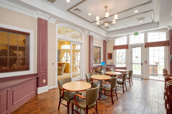 Building Photo - 400 Symphony Cir