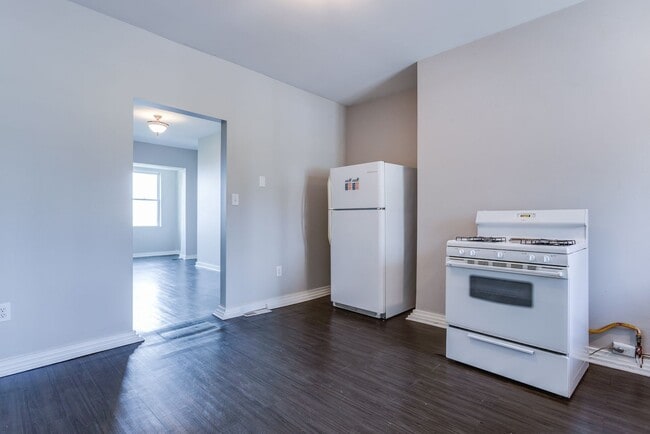 Building Photo - Available August - Check out this beautiful 2 bedroom w/ city views!