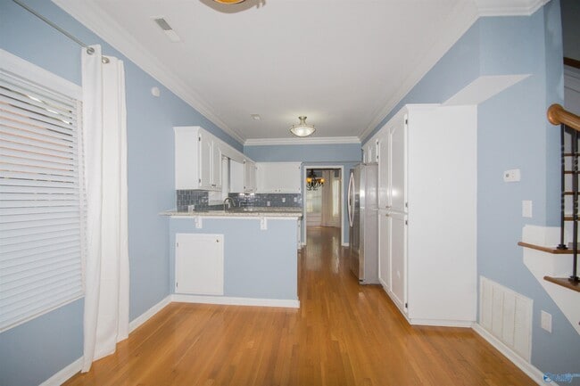 Building Photo - 104 Lancaster Ct SW