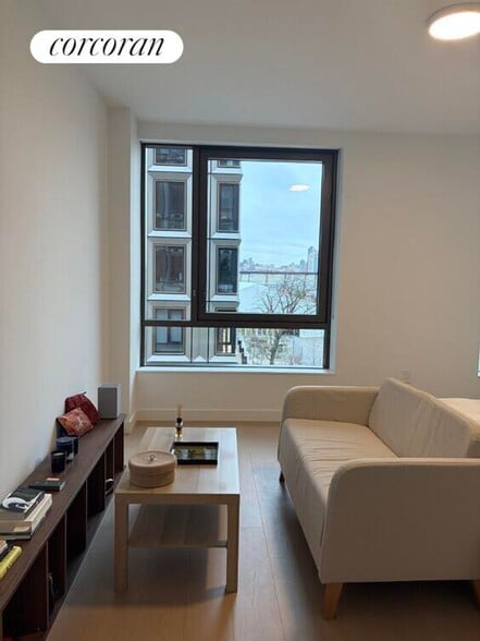 Building Photo - 480 Kent Ave