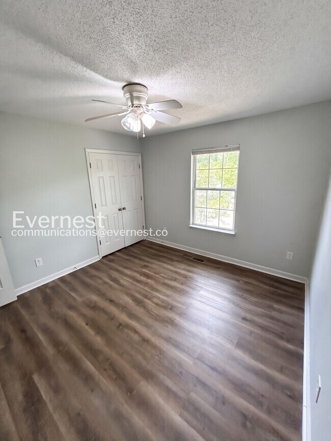 Building Photo - 9601 Marshbrooke Rd