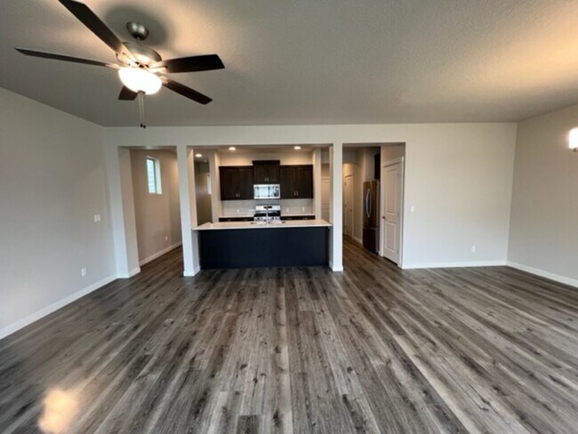 Building Photo - Moxie Ridge SE Boise heaven #2