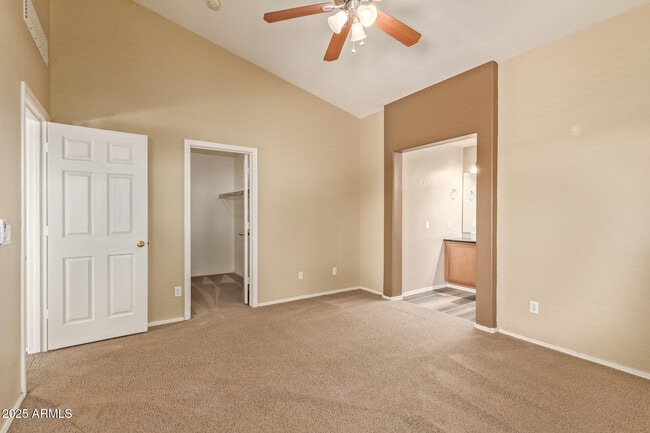 Building Photo - 30445 N Sunray Dr