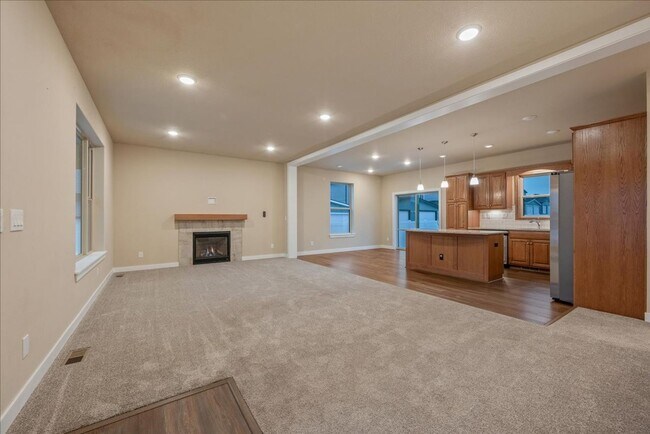 Building Photo - Modern, spacious, and move-in ready—this is the rental you’ve been waiting for!