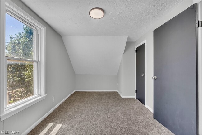 Building Photo - 1227 E 170th St