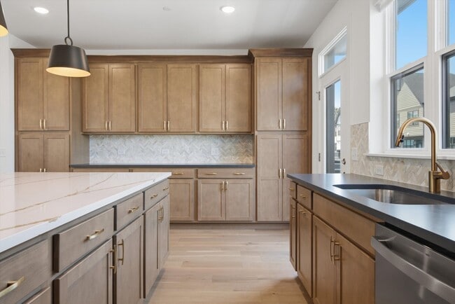 Building Photo - 8367 Mulberry Ave