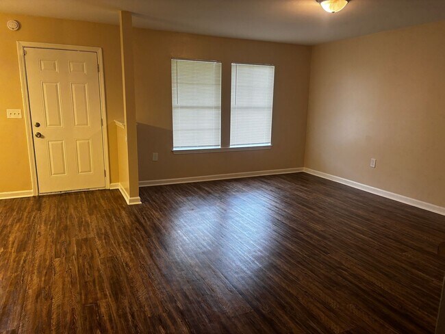 Building Photo - 5433 Banyan Trace Dr