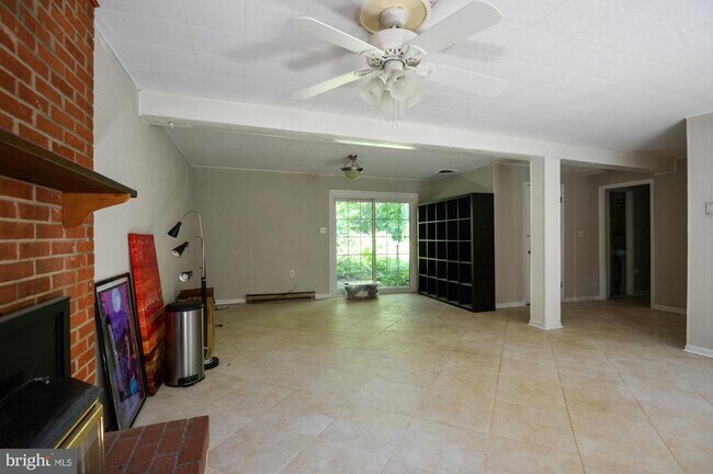 Building Photo - 3409 Beverly Dr