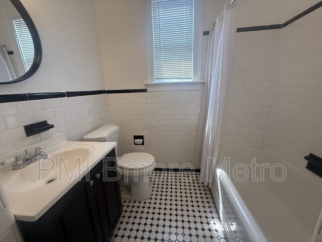 Building Photo - 519 E Cold Spring Ln