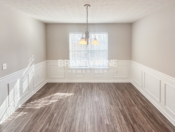 Building Photo - 581 Twin Oaks Ln