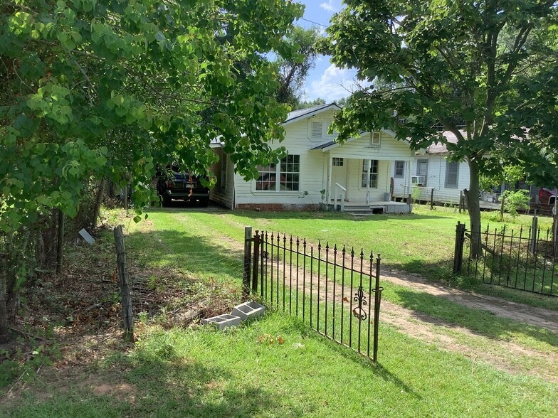 Building Photo - 632 Highway 164