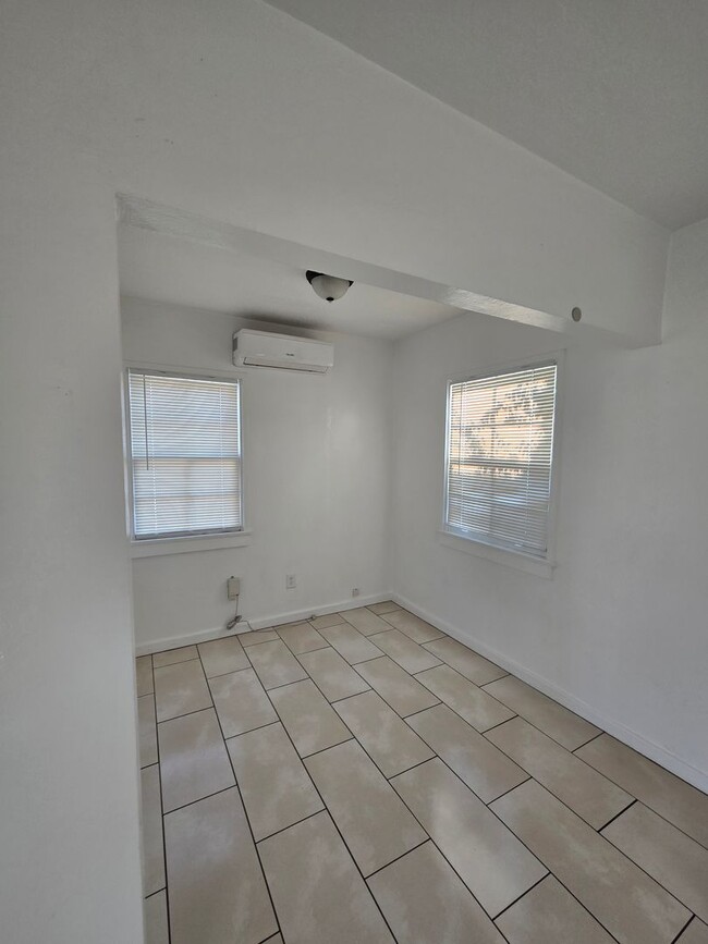 Building Photo - 1+ 1 Bed 1 Bath Cottage in San Jacinto $1395.00