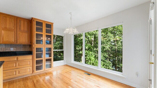 Building Photo - Serene Bella Vista Lakeside 4 bedroom
