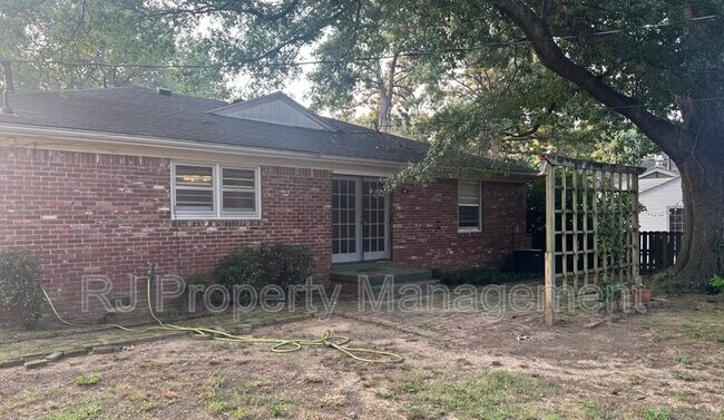 Building Photo - 1619 Dorset Dr