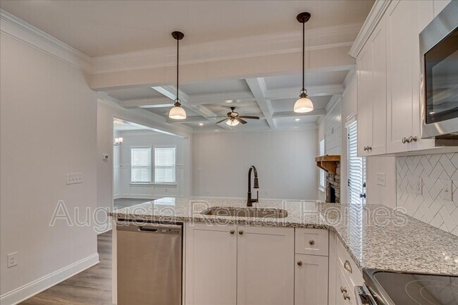 Building Photo - 528 Fermoy Ln