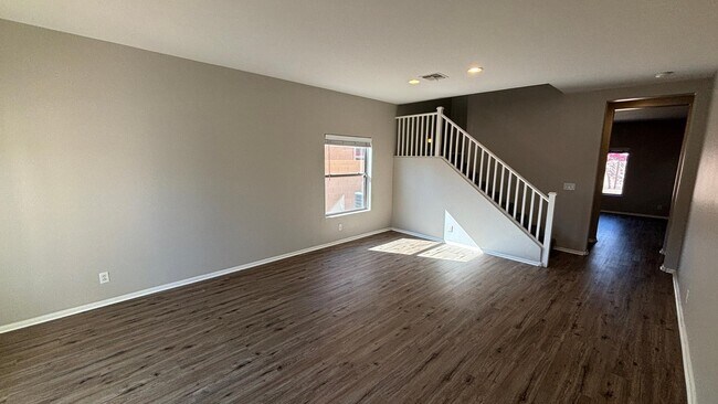 Building Photo - 44424 W Knauss Dr