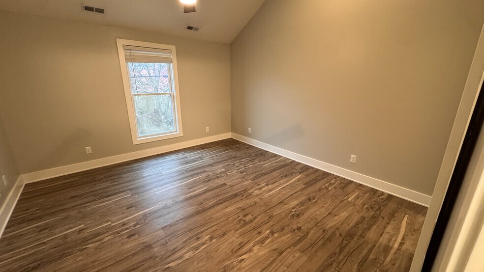 Building Photo - 2334 N Delaware St