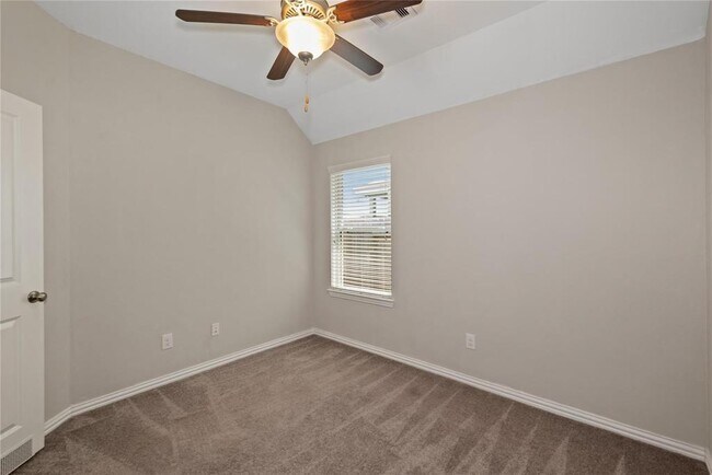 Building Photo - 2939 Twin Cove Ct