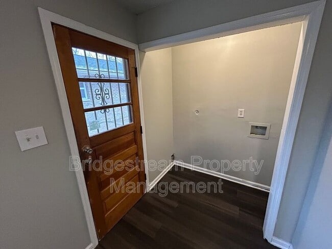 Building Photo - 4633 Blueberry Ave