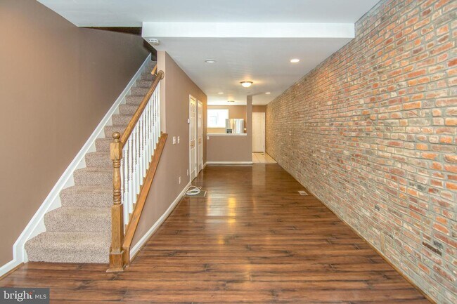 Building Photo - 1306 S Carey St