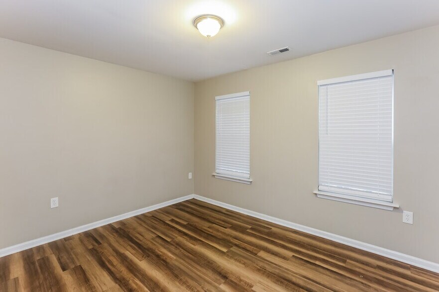 Building Photo - 6727 Hidden Forest Dr