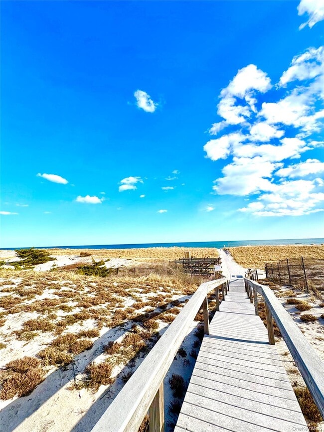 Building Photo - 253 Dune Rd