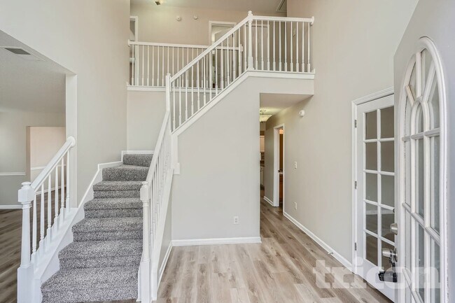 Building Photo - 712 Walton Dr