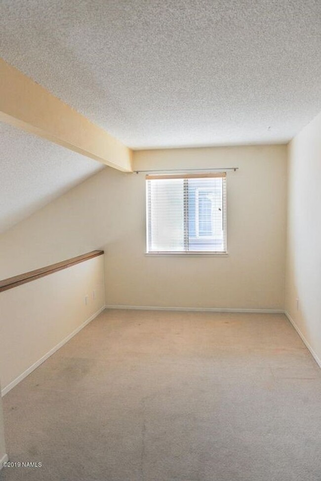 Building Photo - WON'T LAST, NEXT TO NAU: 2 Bed/2 Bath Cond...