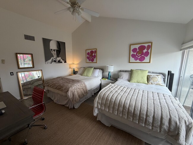 Building Photo - 35082 Mission Hills Dr