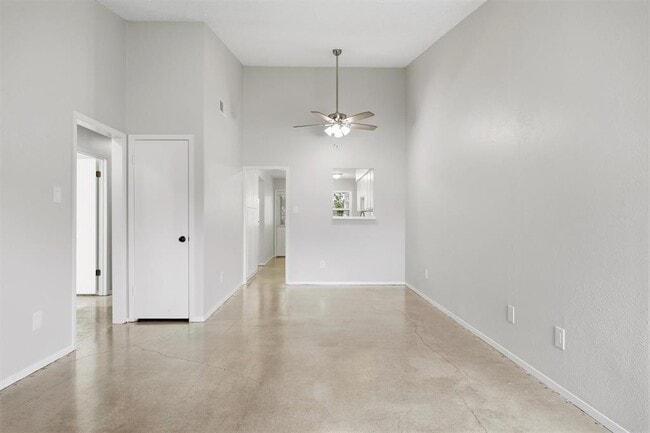 Building Photo - 113 Meteor Dr